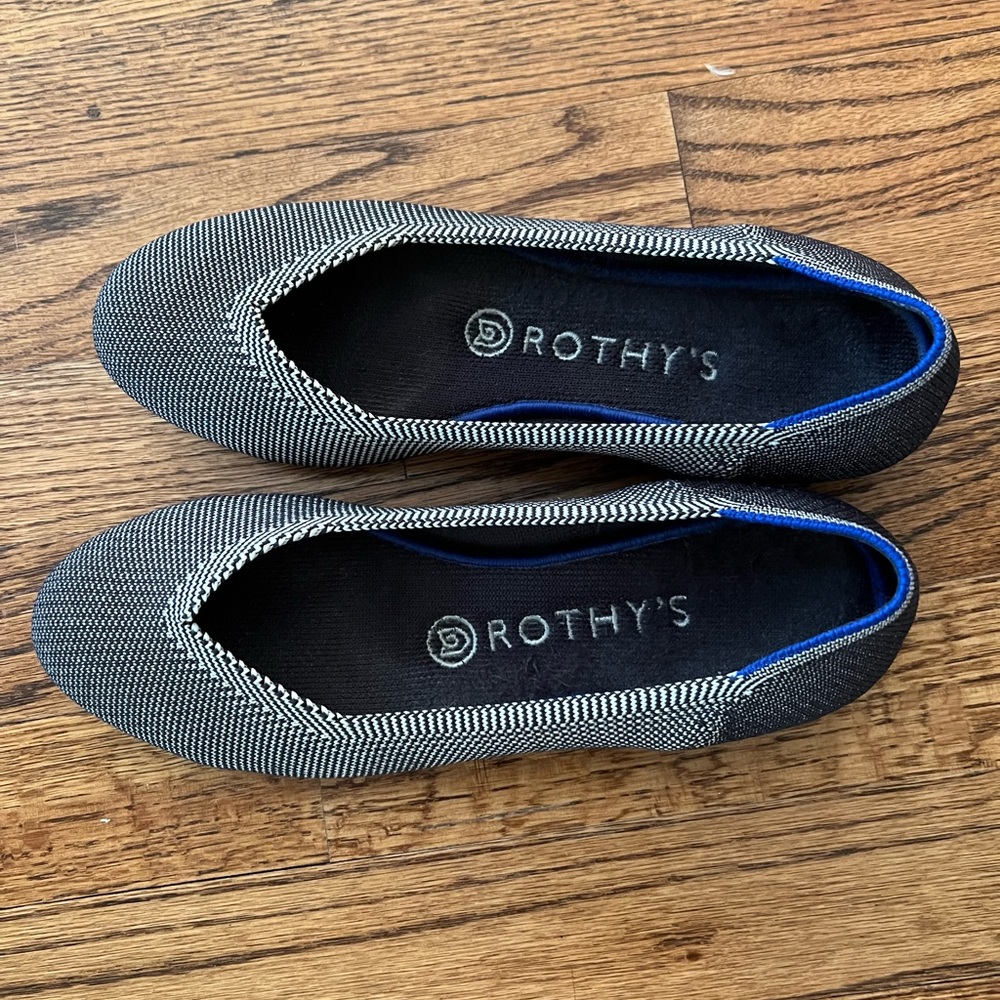 Rothy’s women’s navy and white flat shoes. Sz 7.5